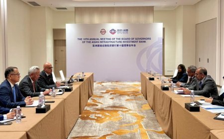 Finance Minister Moosa Zameer Meets AIIB President to Strengthen Development Cooperation