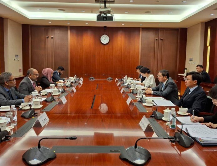 Finance Minister Moosa Zameer Meets with China Development Bank to Strengthen Financial Cooperation